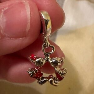 Pandora Mickey and Minnie Kissing